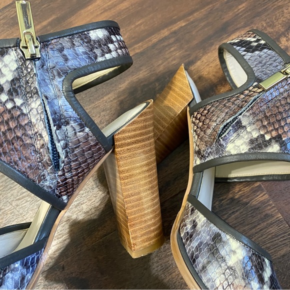 Kenneth Cole Snake Print block heels size 7.5 - Picture 10 of 10